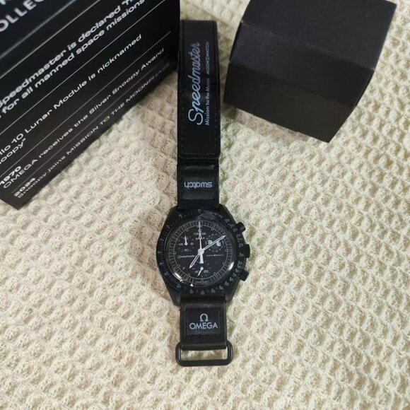 Mission watch with black NEW moon pattern - Picture 2 of 9